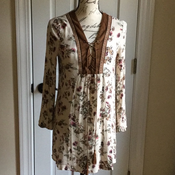 Altar'd State Tops - Altar’d State Boho Floral Top